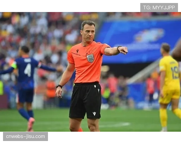 争议瞬间：裁判经VAR回看后，取消斯图加特点球判罚